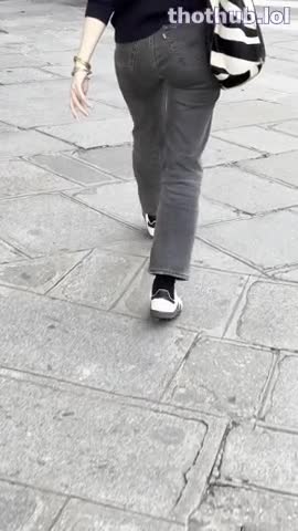 OnlyFans leaked ass in the street on HDthot