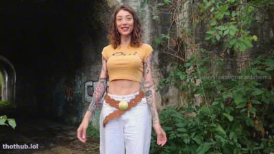 Emma cums