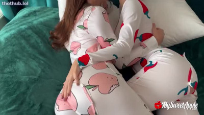 MySweetApple OnlyFans leaked MySweetApple & MissYennii - Pyjama Party turns to Foursome Soft Swap on HDthot
