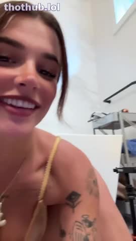 Arikytsya dildo fuck