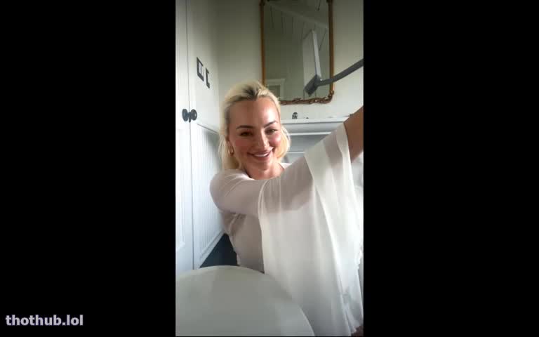 Lindsey Pelas Bathtub Naked Live