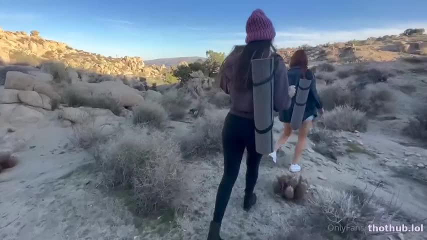 Elly Clutch  hike and blowjob party