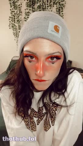 <>Elle Marz