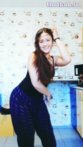 daryna kalenchuk bellydancer