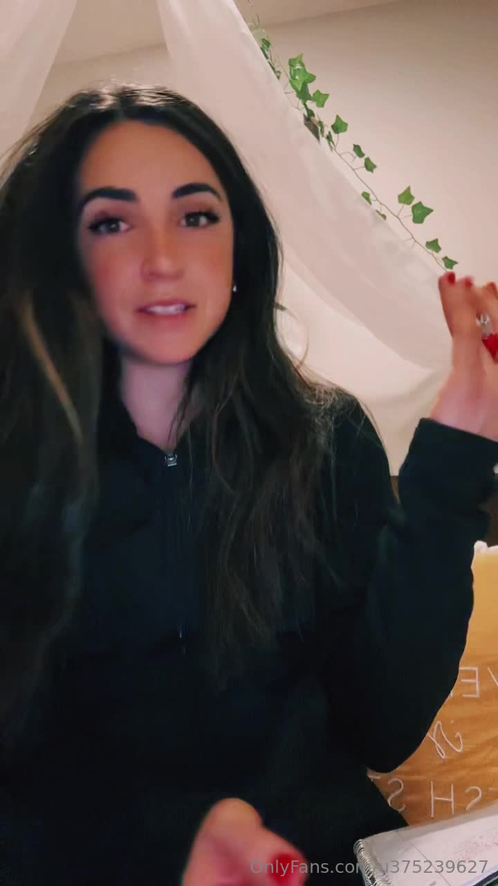 Scroll over there's a video to get to know me! I have limite..