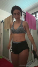 u375239627 OnlyFans leaked Hey babe! Come workout with me at home! I run in the morning.. on HDthot