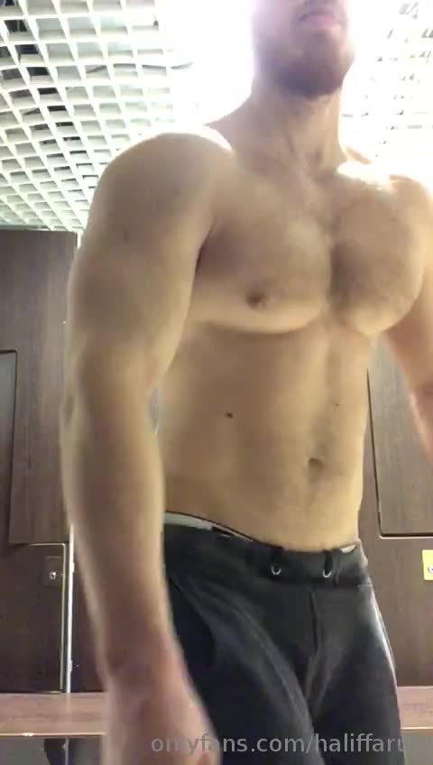 Hot RUSSIAN muscle guy @inoi2611 with big chest and sport as.. part 1