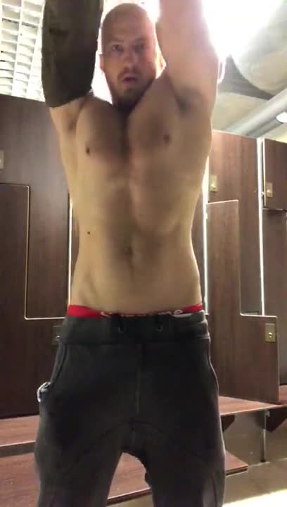 SHOUTOUT

Russian Muscle men  @inoi2611 With cute face an..