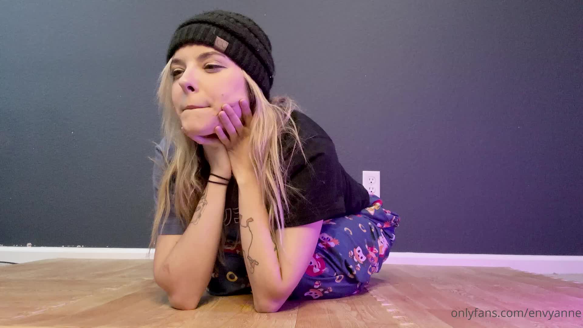 Envyanne - [Mutual Masturbation][Best Friend][Gamer][Feet]Remember when..