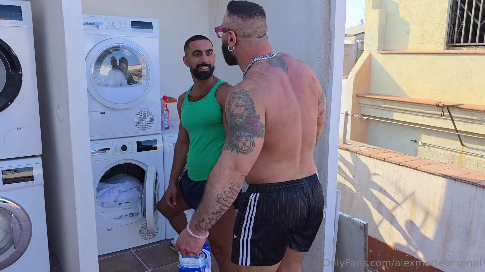 Alexmarteoriginal - LAUNDRY LOADS.Wet for the action need to be well dried.The m..