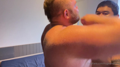 hugeandhung OnlyFans leaked Hugeandhung - This Chubby Asian Bear couldnt help but give Daddy his juicy.. on HDthot