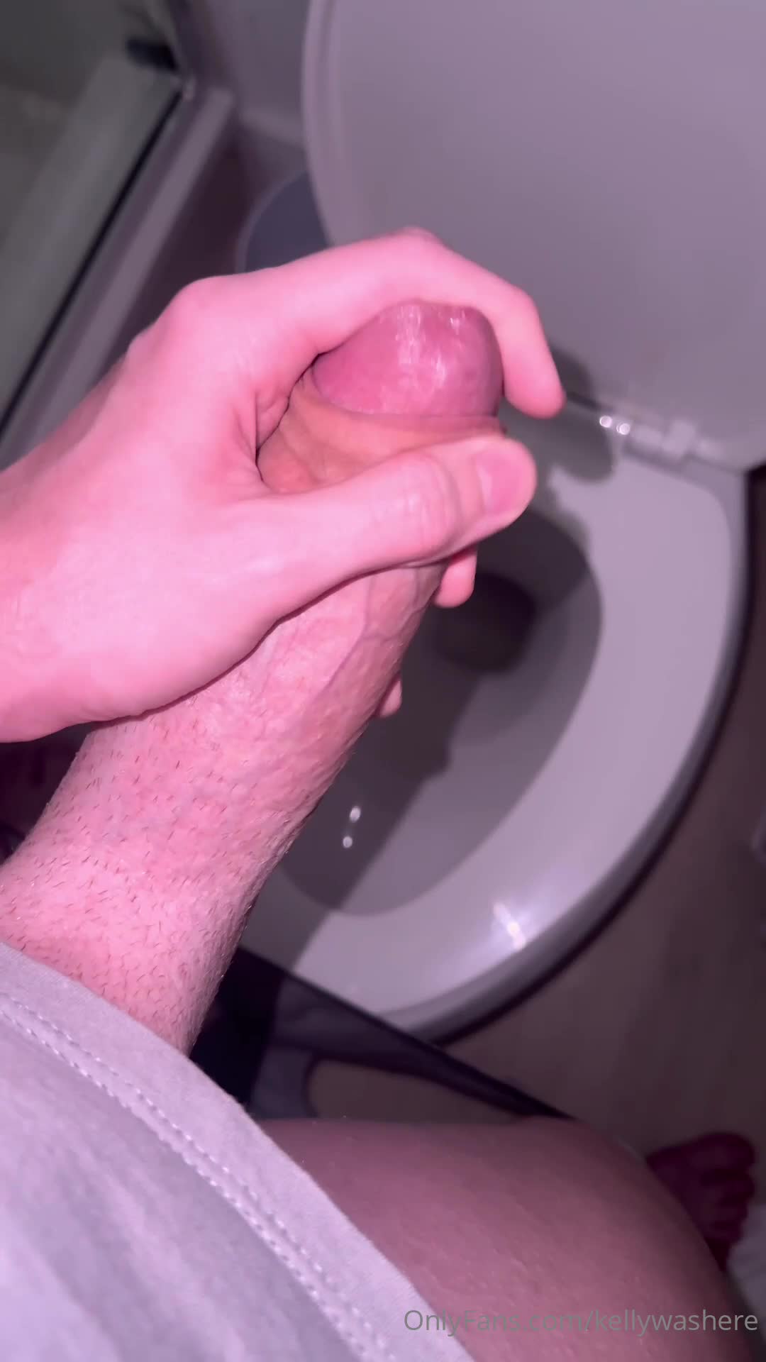 Kellywashere - This is what taking a leak means right?