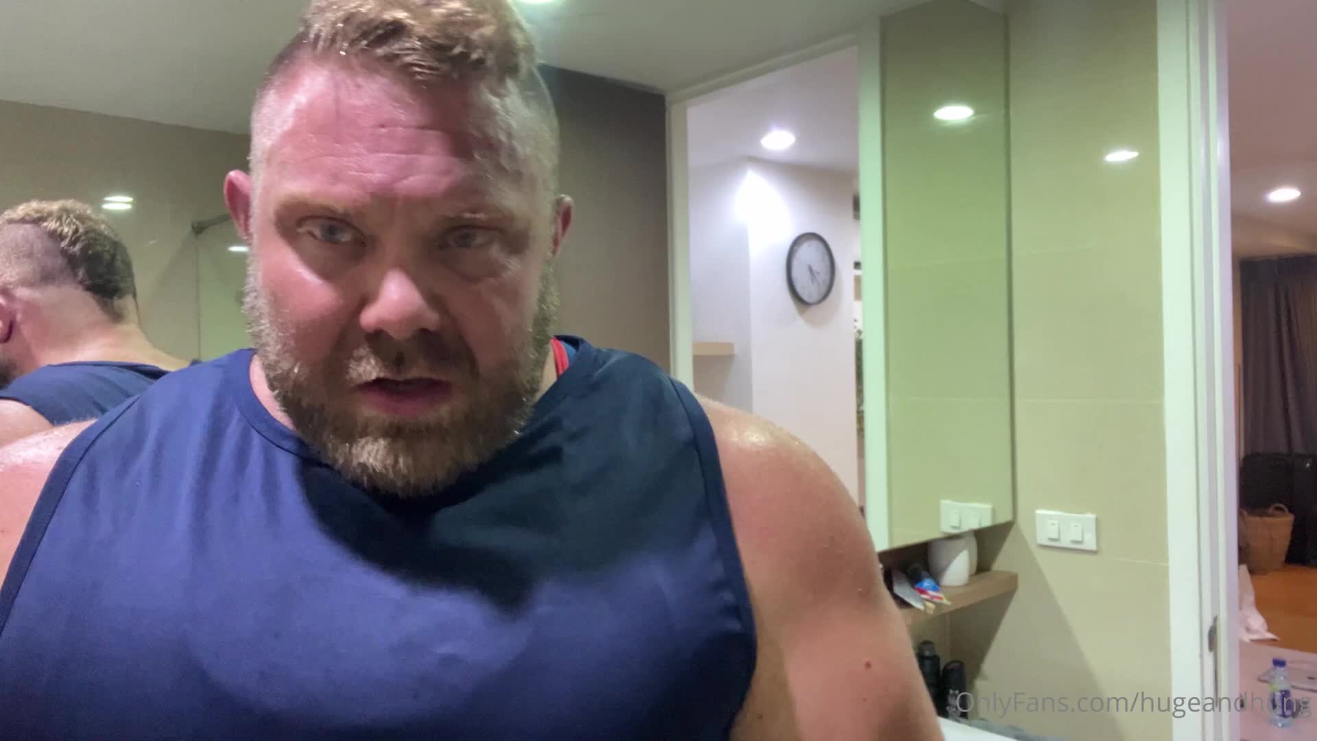 Hugeandhung - Mirror Flex in a Wrestling Singlet – 360lbs of Sweaty Muscle..