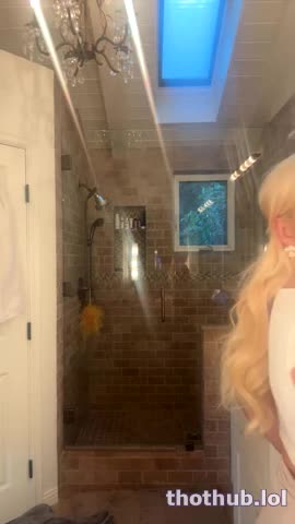 Lindsey Pelas July Live Stream