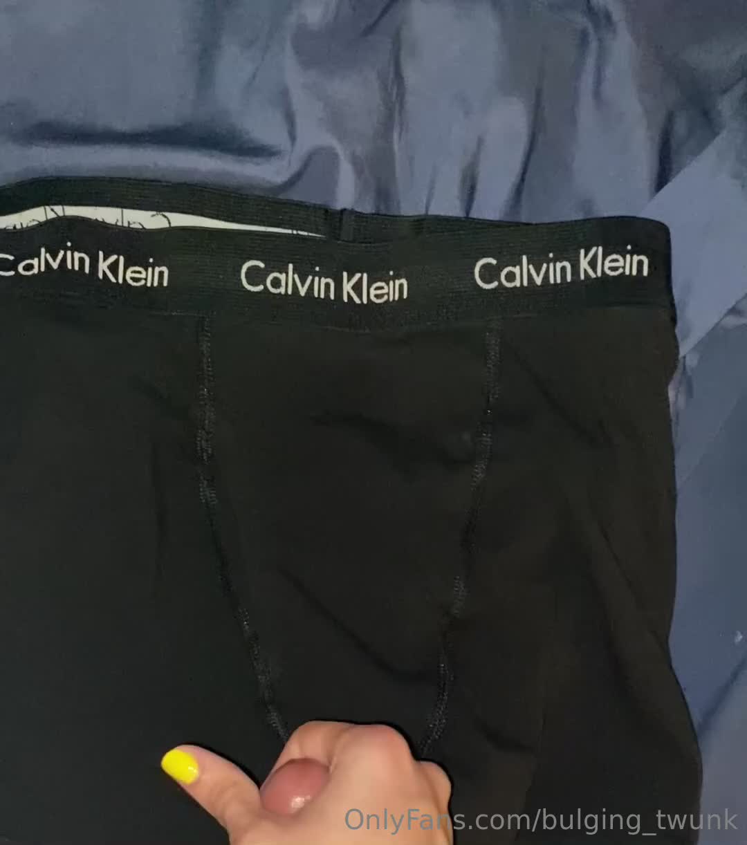Bulging_twunk - just a bit of cum
