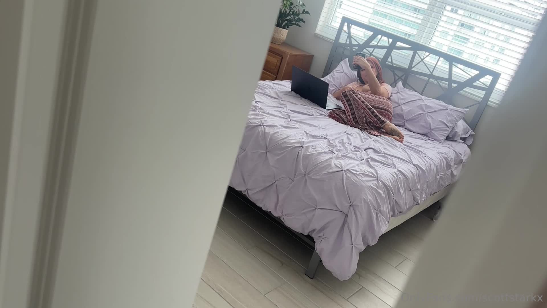 Scottstarkx - First Sextape With Redhead Step Mom ~ @eliselondon