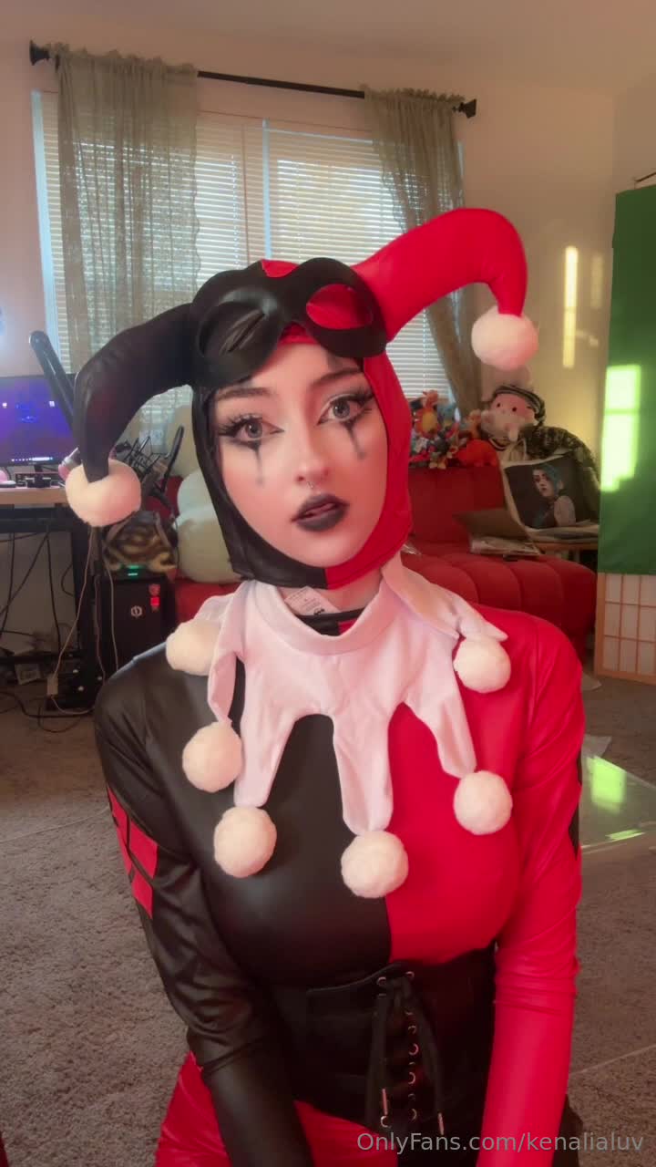 Kenalialuv - Harley Quinn Dildo BJ!! first time posting BBC dirty talk (..