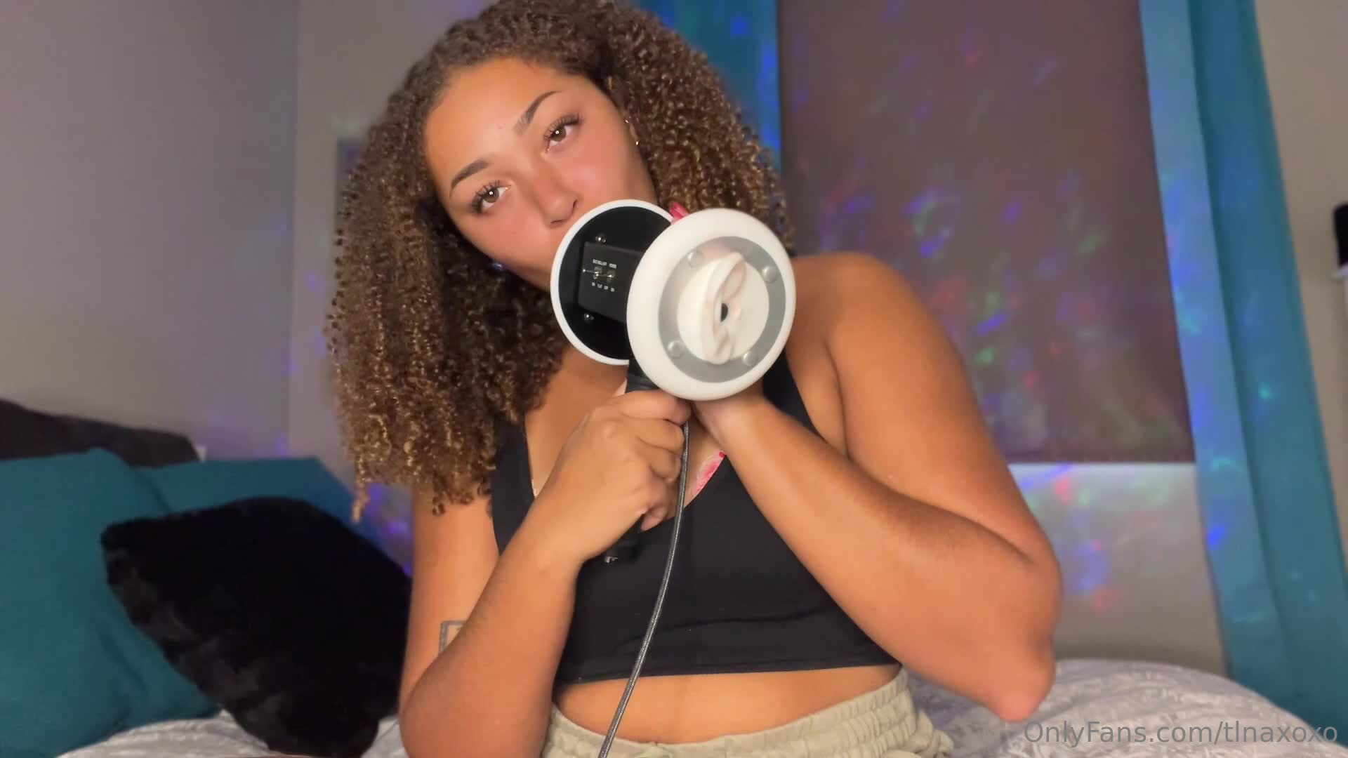 Tlnaxoxo -  3DIO ASMR - Stripping While I Suck & Lick Your Ears Twerk..