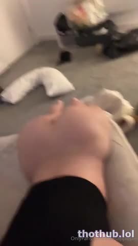 Ellesapplepie prone clapping