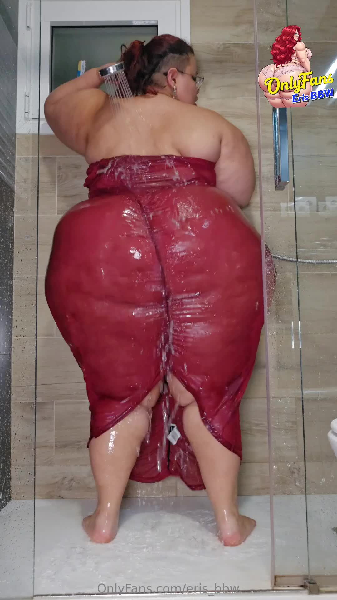 Eris_bbw - I love how this dress clings to my body