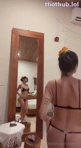 Mia Khalifa Latin Dance shower video