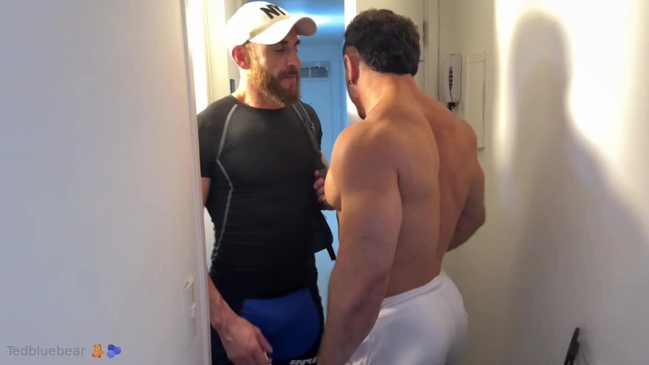 Tedbluebear - Homecare Massage - part 1The muscular guy heard a friend abo..