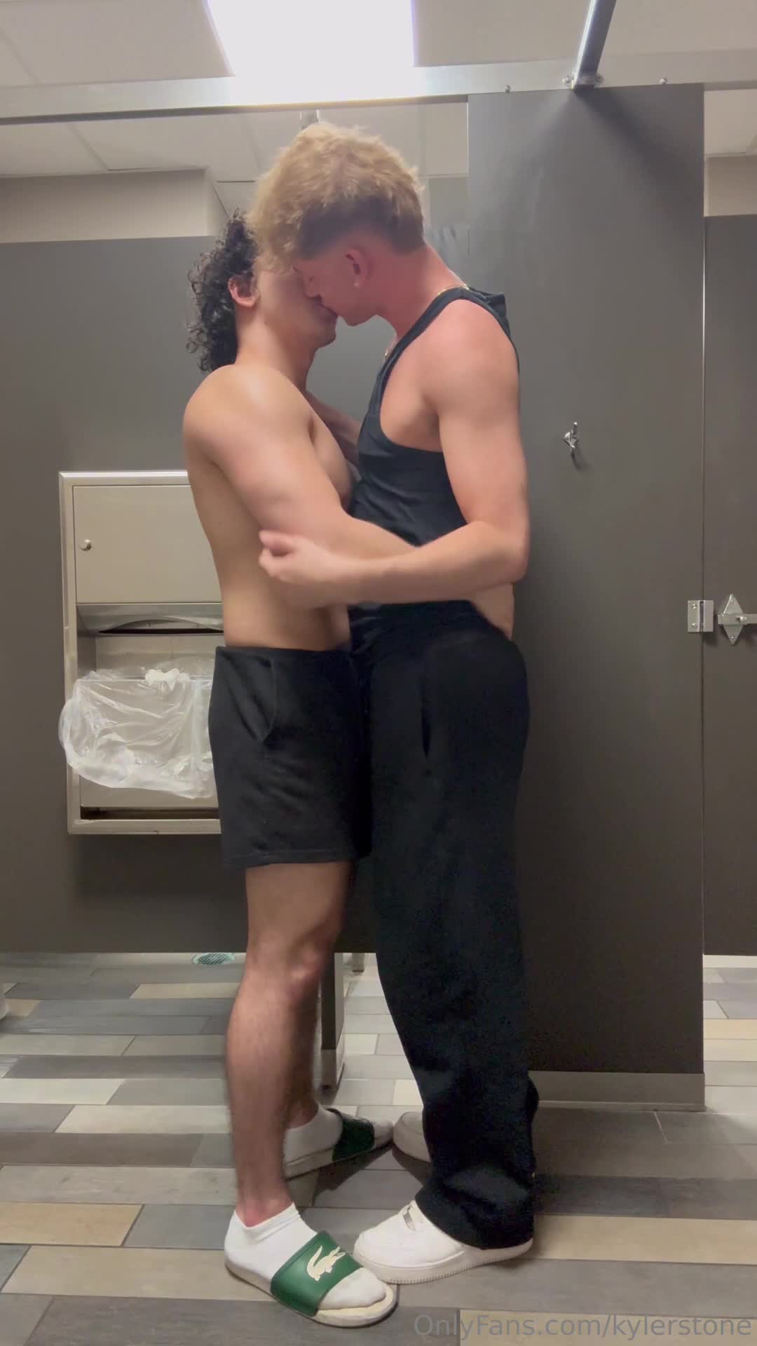 Kylerstone - Fuck I love getting slutted out in p*blic so much!!  got to..
