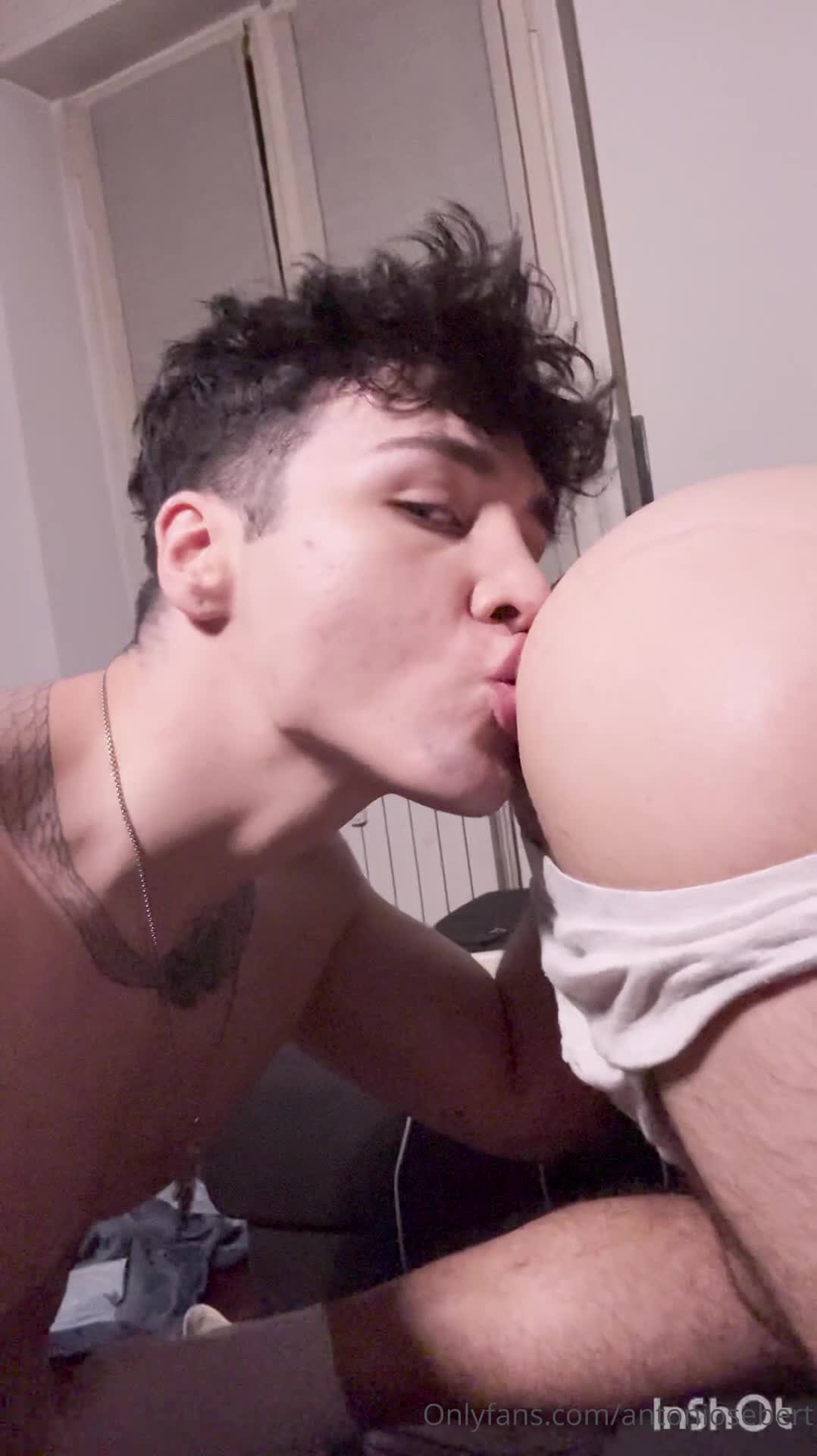 Antoniosebert - I love breakfast, tried to fuck him but I couldn’t get in  ..