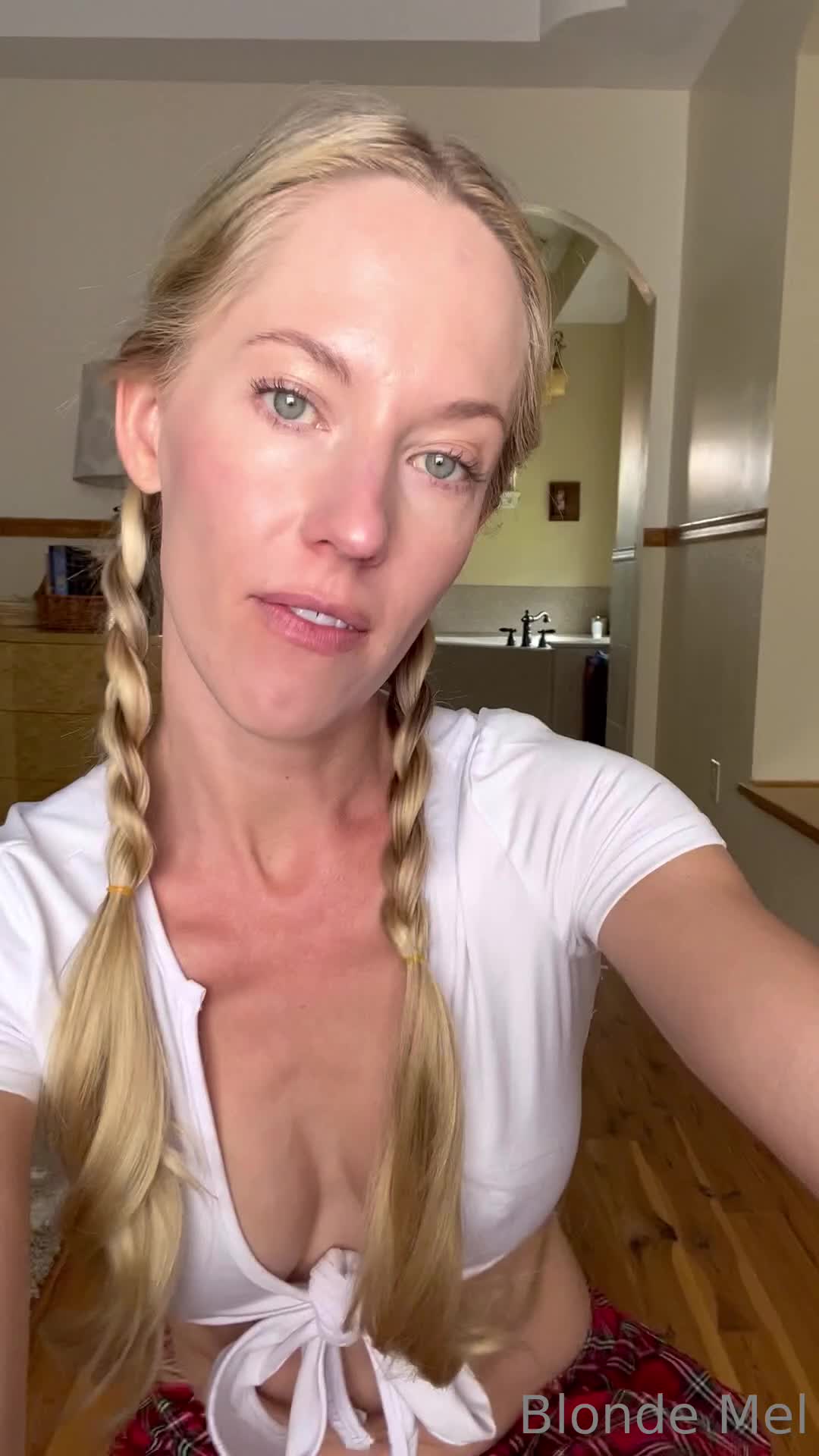 Blondemel - Such a slutty girl riding a huge dildo and spreading my puss..