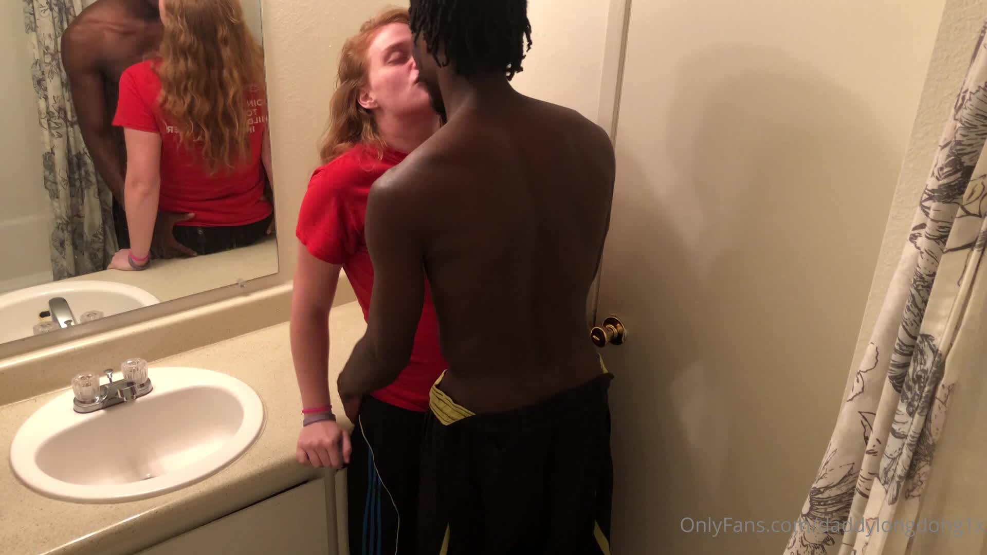 Daddylongdong1x - Throwback of pregnant redhead getting the BBC in the bathroo..
