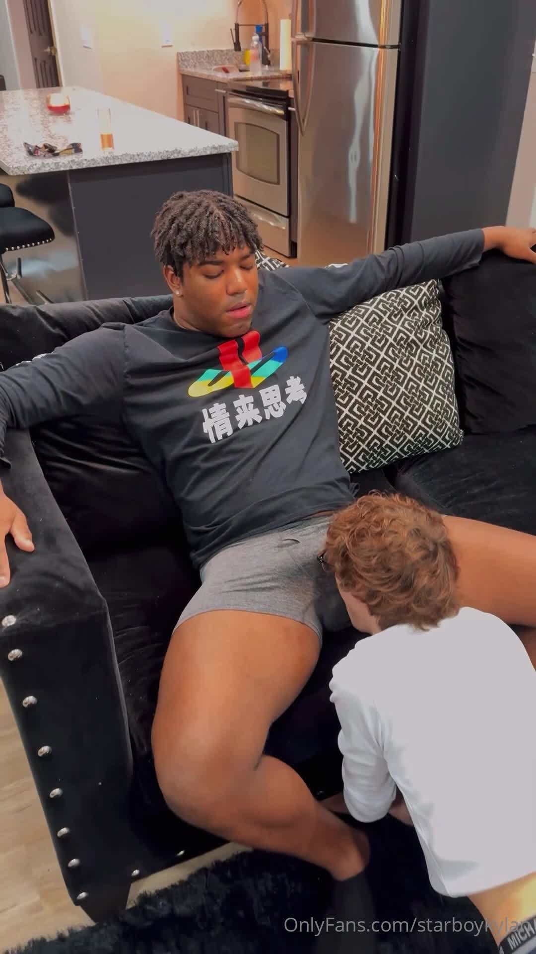 Starboykylan - i love stuffing cute twinks  @maxtwinky