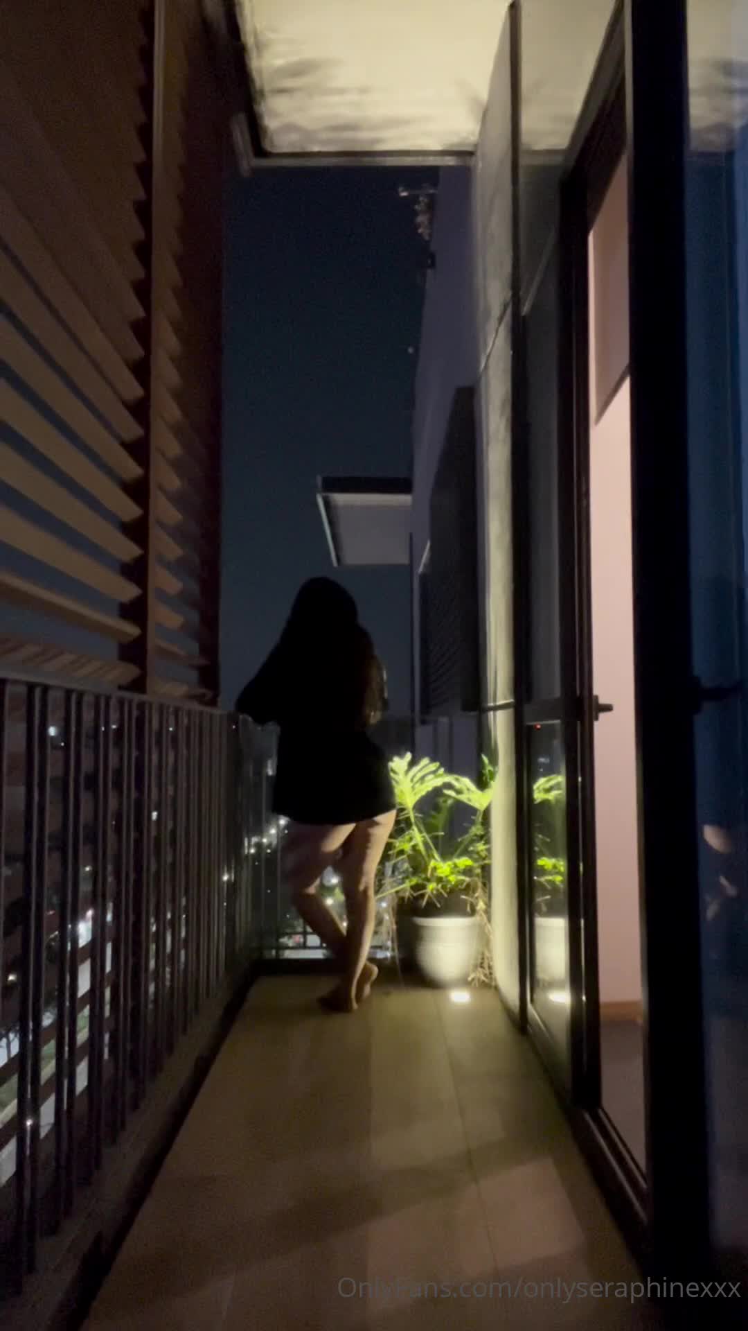 Onlyseraphinexxx - im saving a space for you on this balcony ;)