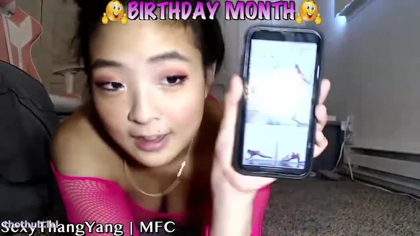 Asian Kimberly Yang livestream