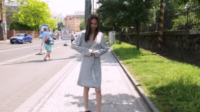 OnlyFans leaked Bitchinbubba_Leona Mia - Leona Gets Naked in the City on HDthot