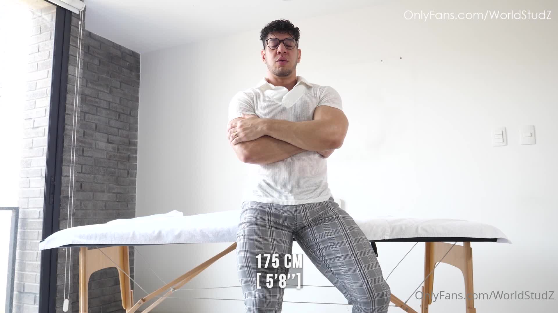 Worldstudz -  Massaging muscle geek ThaylerThayler35 y.o./5'8''/200 lbs/..