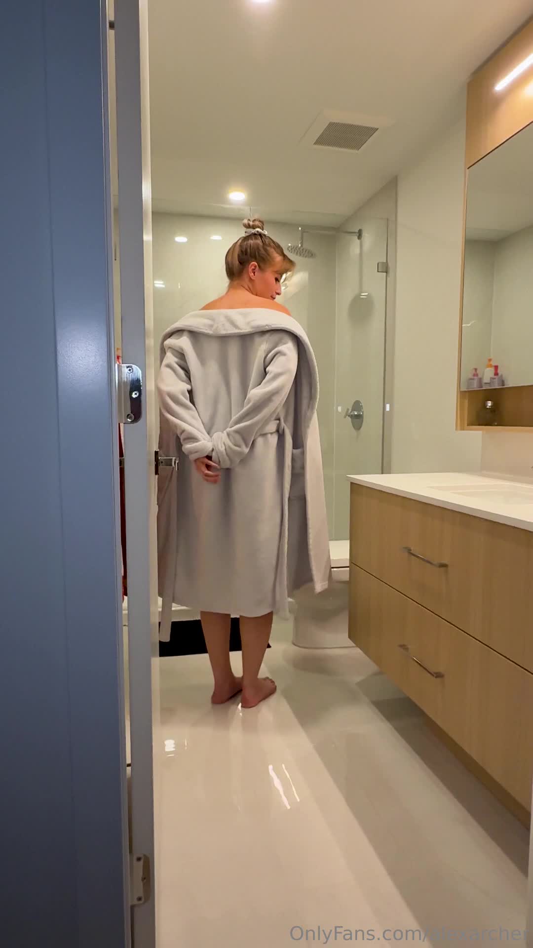 Alexandavaonly - 'Late Night Shower Sex' Playing with @AvaArcher in the showe..