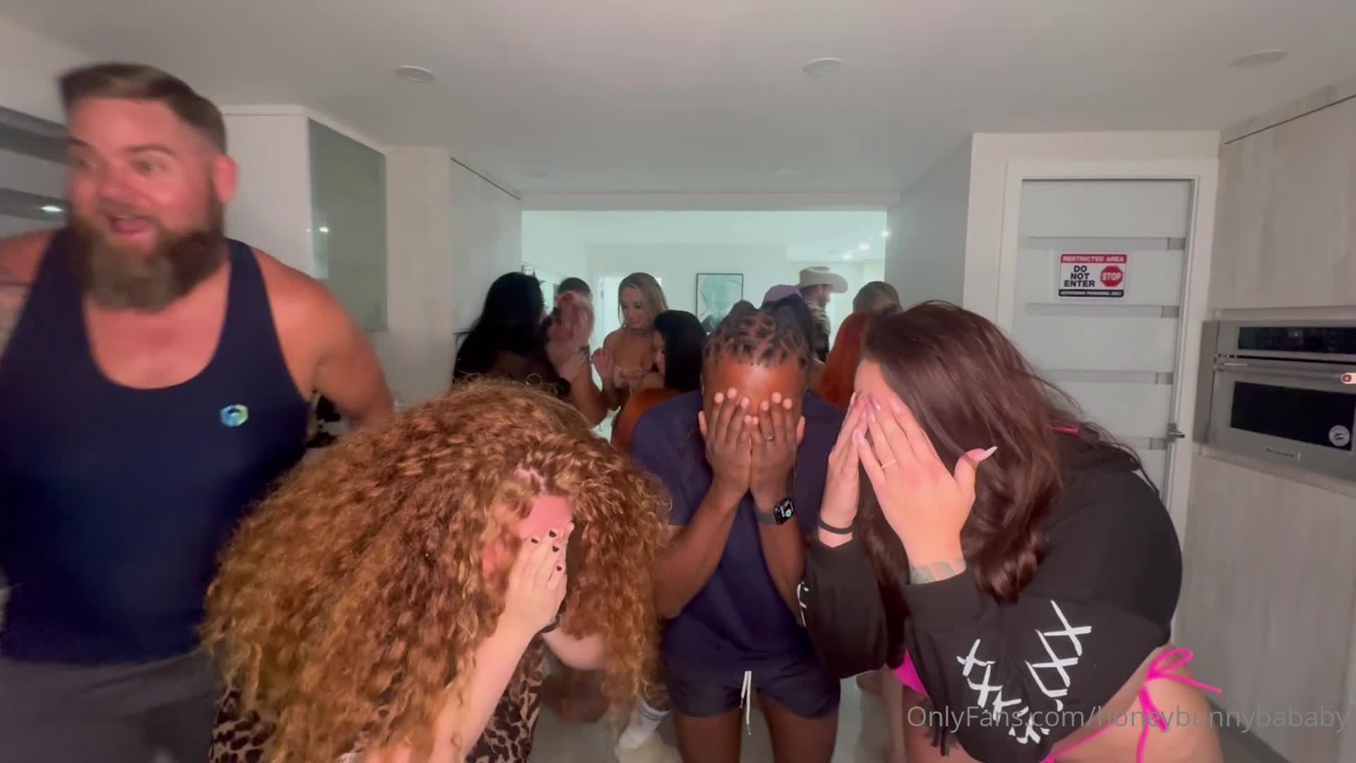 Honeybunnybababy - Pornstars Hide N Seek!  ORGY!!!  @nat_bk_ @xxginger_fetish ..