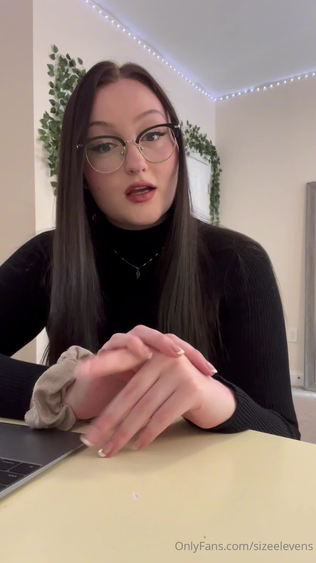 Sizeelevens - Your accounts daughter found out about your foot addiction a..