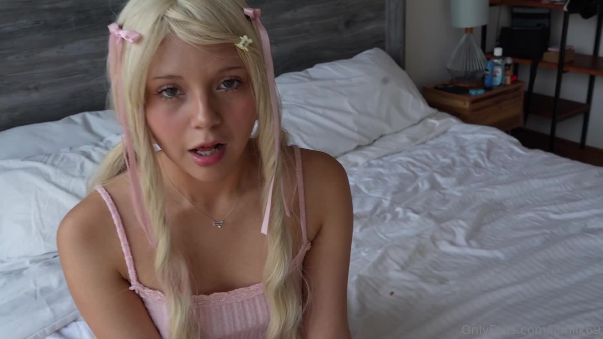Lilmilk69 - mira mi video porno con @melodymew_gif <3 fue tan deli tocar..