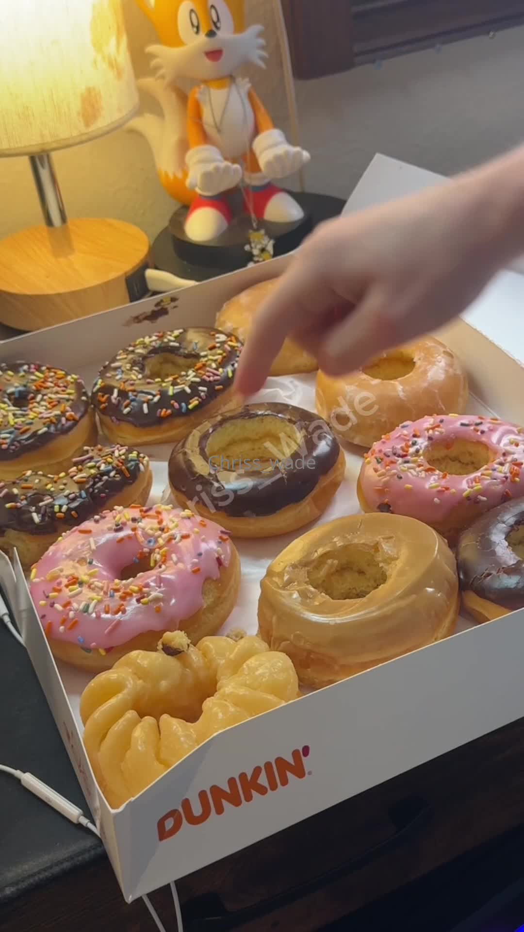 Chriss_wade - STACKING DOUGHNUTS!!!