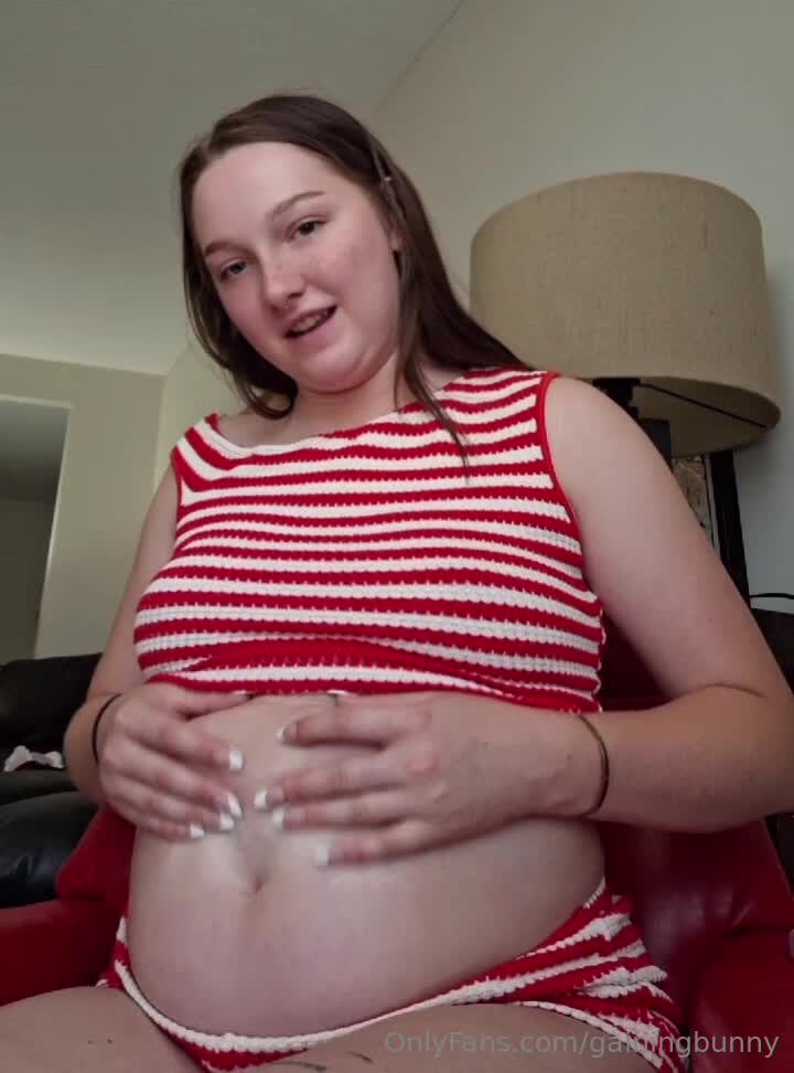 Gainingbunny - If you've ever wanted to hear me lust over my growing body a..