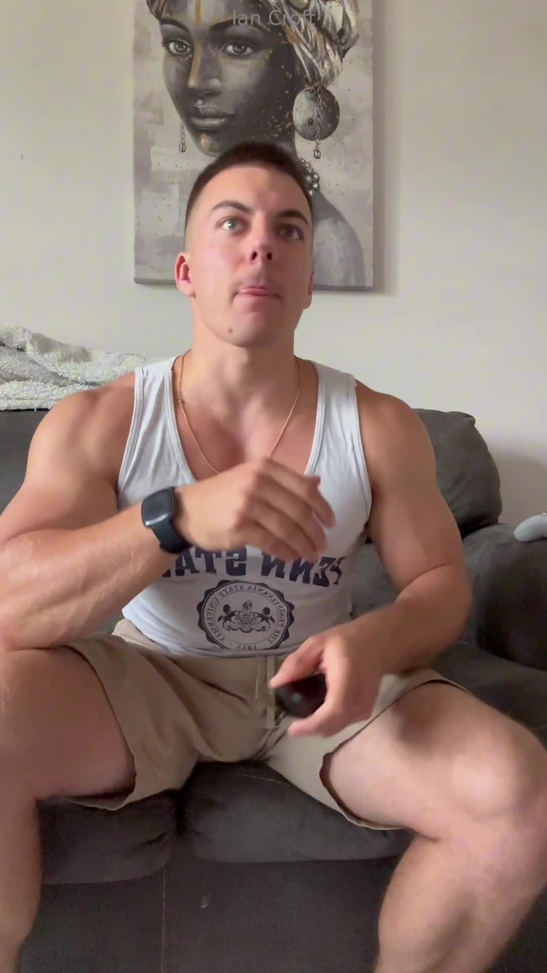 Ian_croft - You called your straight friend in the middle of the PSU gam..