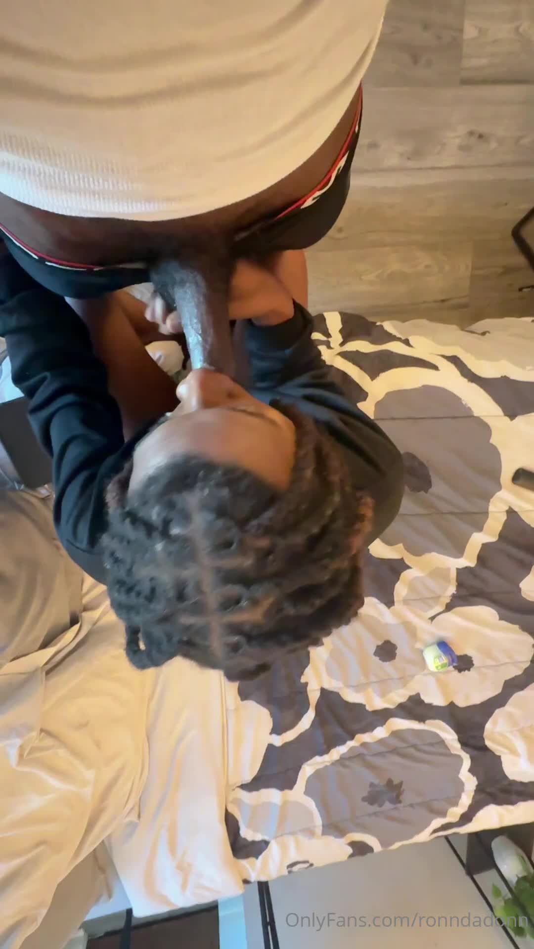 Ronndadonn - Me and my boyfriend broke up so he came over to help me move..