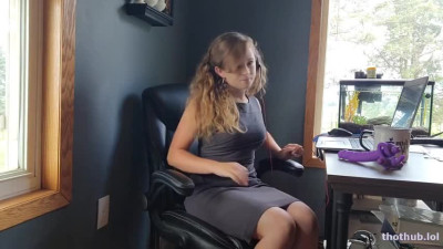 OnlyFans leaked Erin Moor Fucks Her Pussy While Taking Customer Service Calls on HDthot