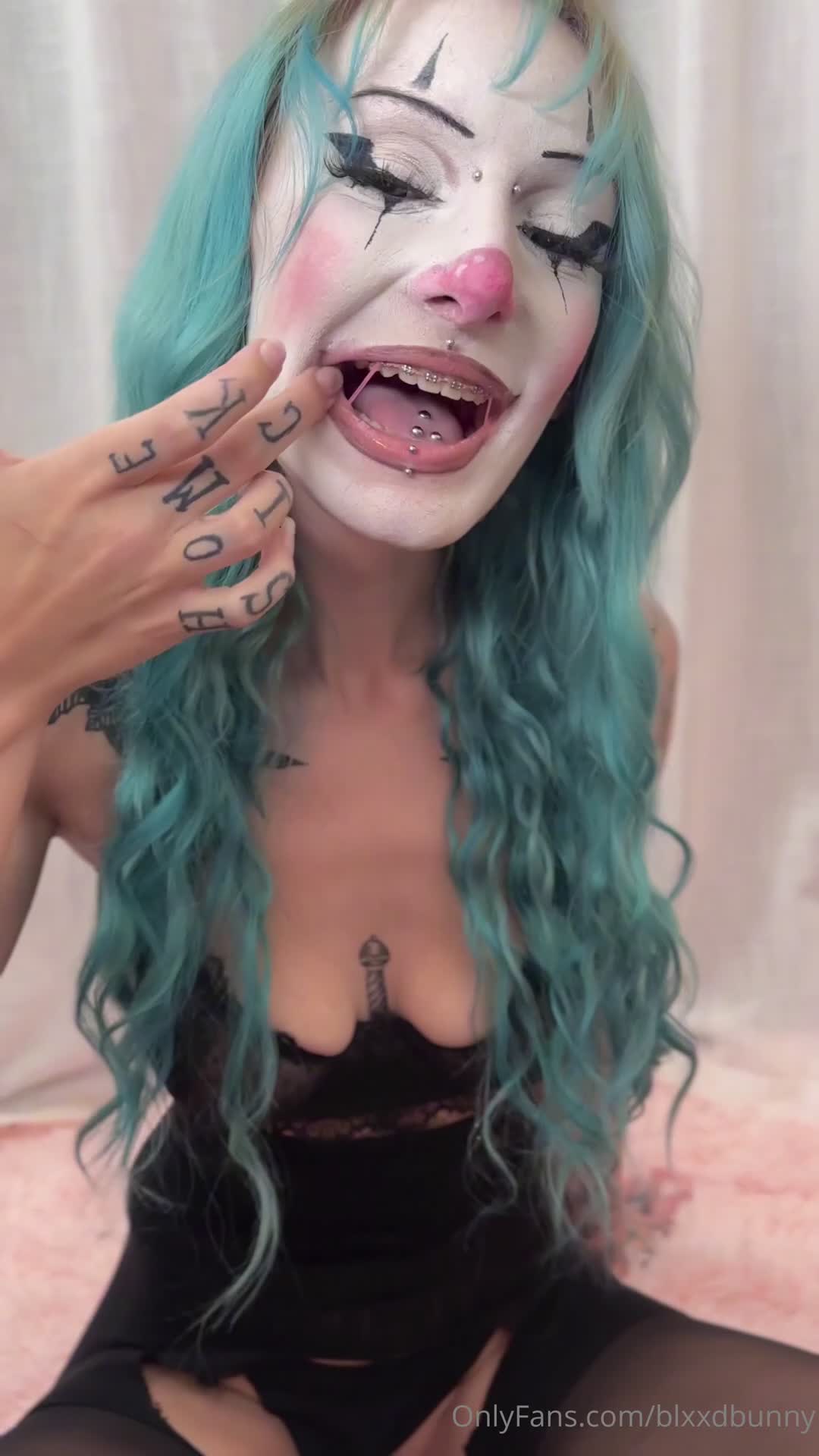 Blxxdbunny - oral fixation + drool + deepthroat + foot fetish + simulated..