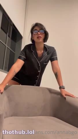 Annabgo masturbating