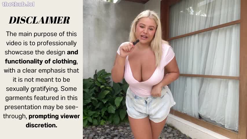 Itslanarae shows of big boobs in transparent tops