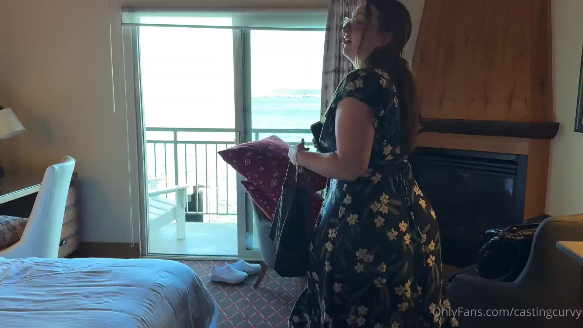 Castingcurvy - Playing Just the tip and some more after my step sisters fri..