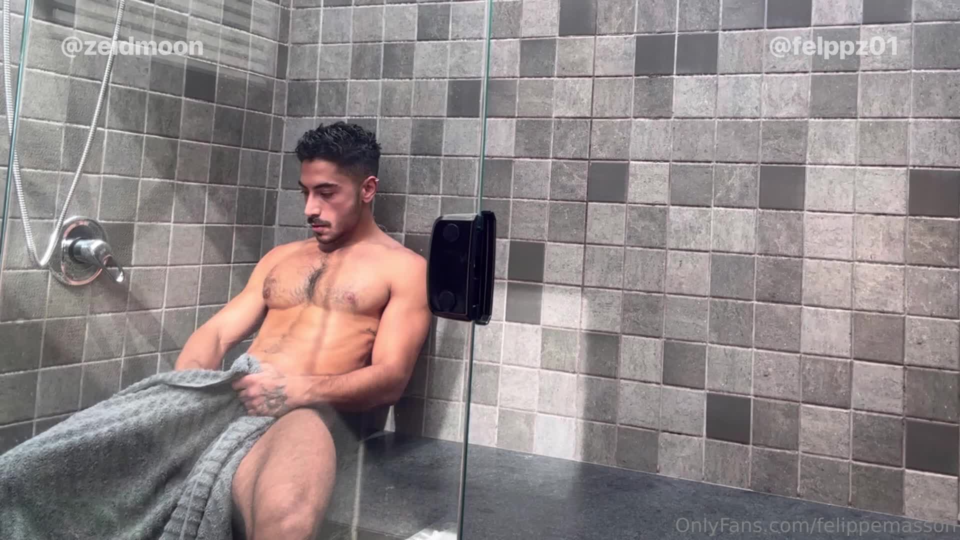 Felippemasson - Part 1 of 2 with @zeidmoon  This hot muscle guy fucks me so..