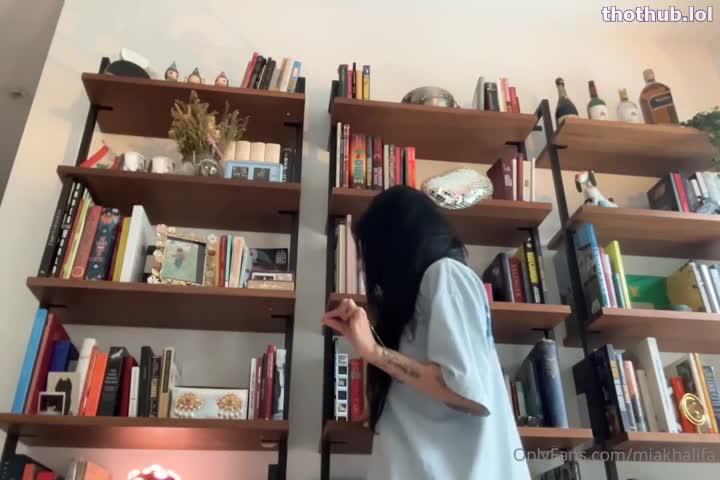 Mia Khalifa Try On Video Leaked